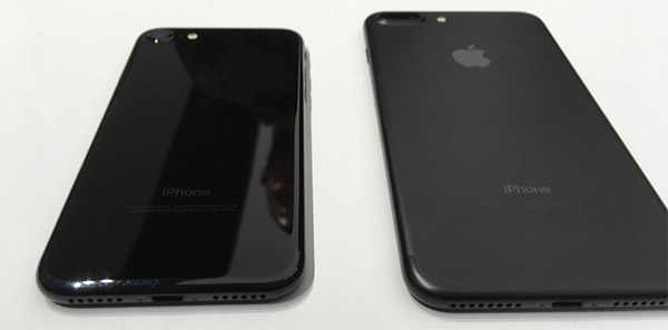 _black-vs-jet-black1
